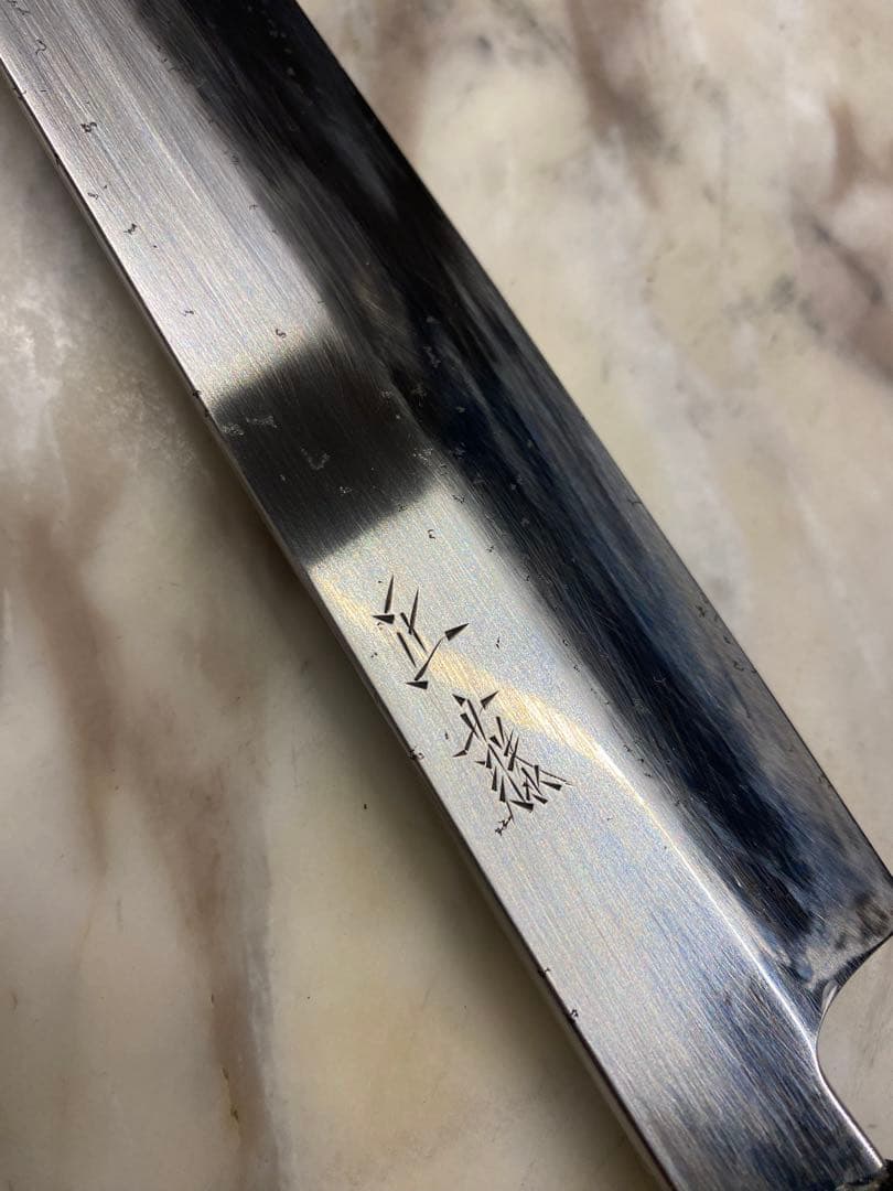 柳刃包丁 30cm 波紋模様 木製ハンドル 本焼き 純銀黒檀柄 - メルカリ