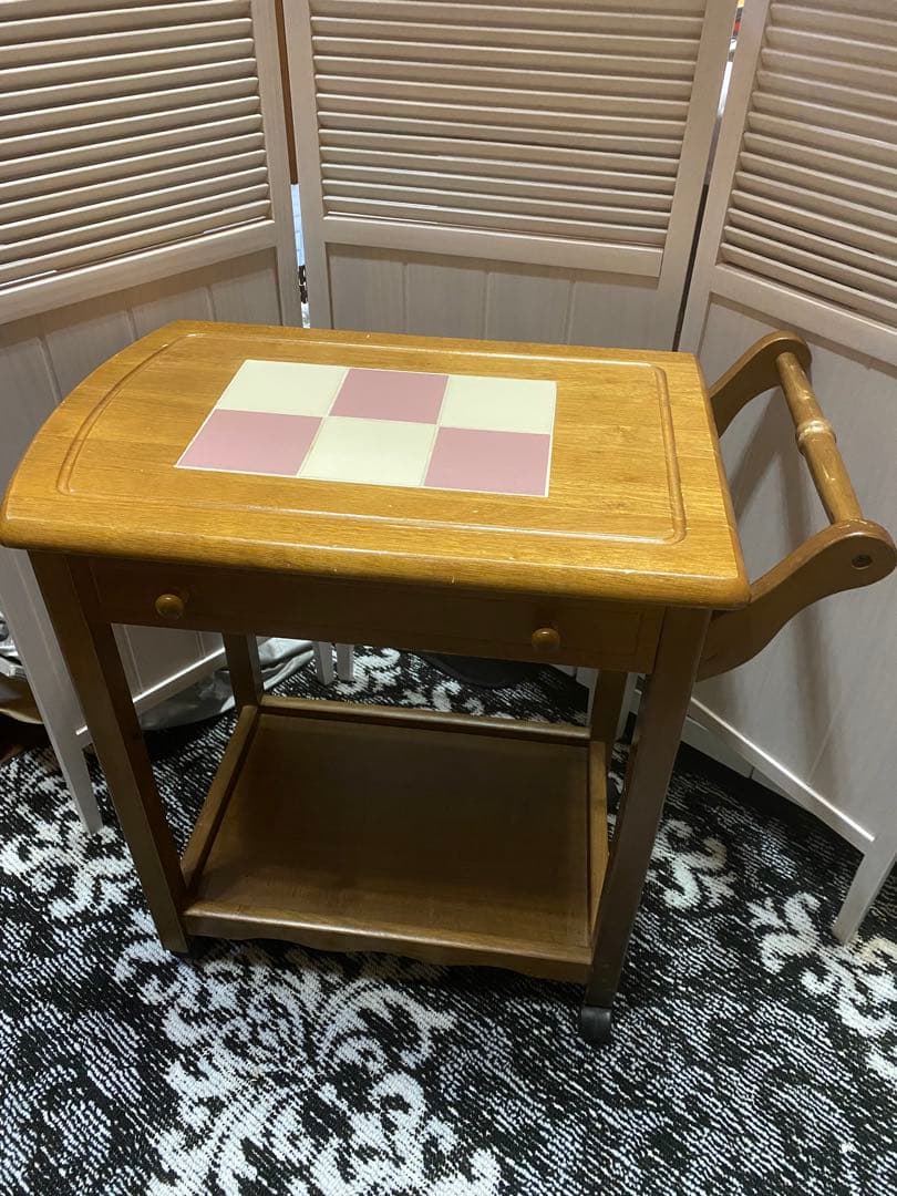 木製キッチンワゴン♦️タイル天板 チェッカー柄♦️ホワイト×ピンク♦️送料込