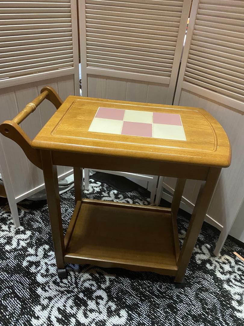 木製キッチンワゴン♦️タイル天板 チェッカー柄♦️ホワイト×ピンク♦️送料込