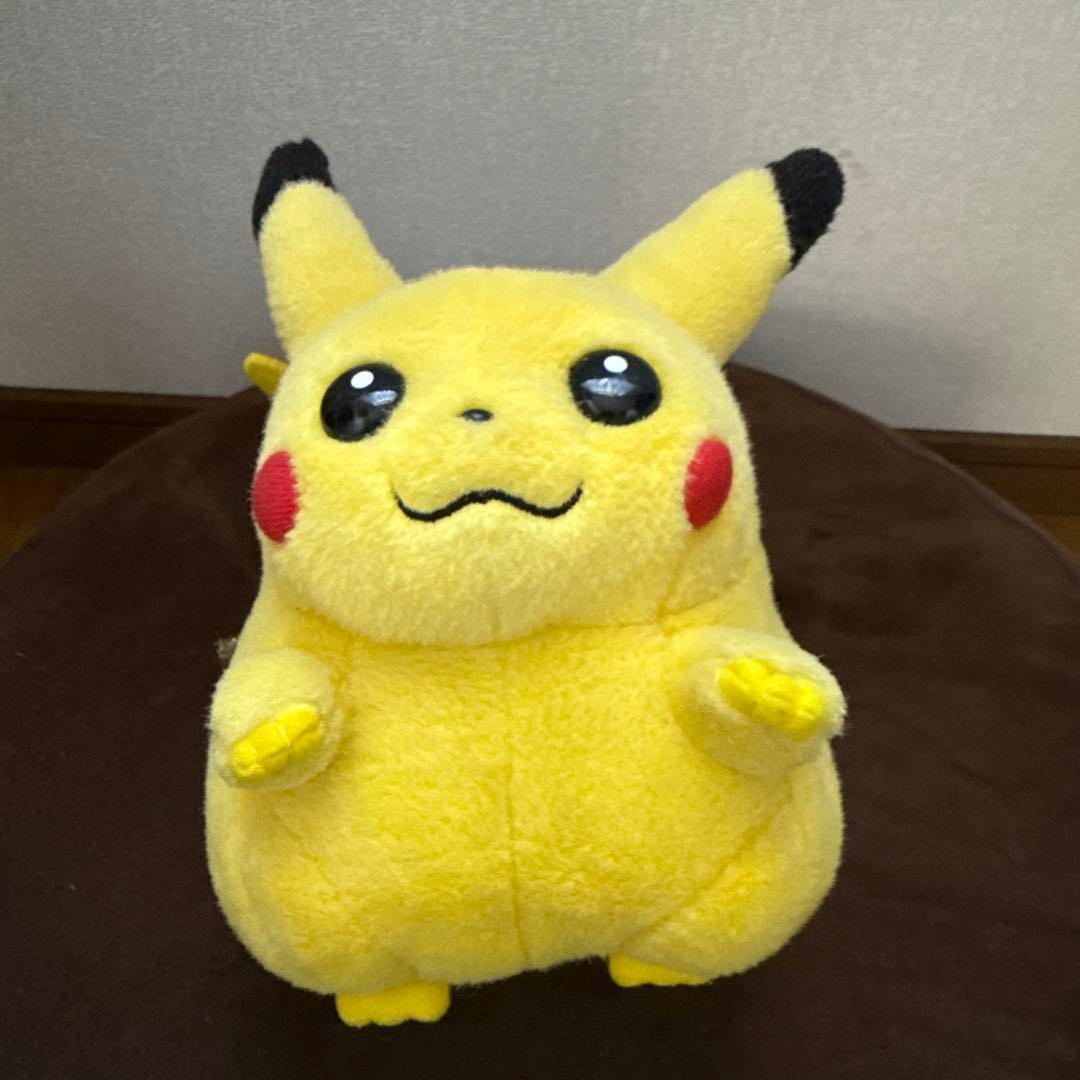 初期ピカチュウぬいぐるみ