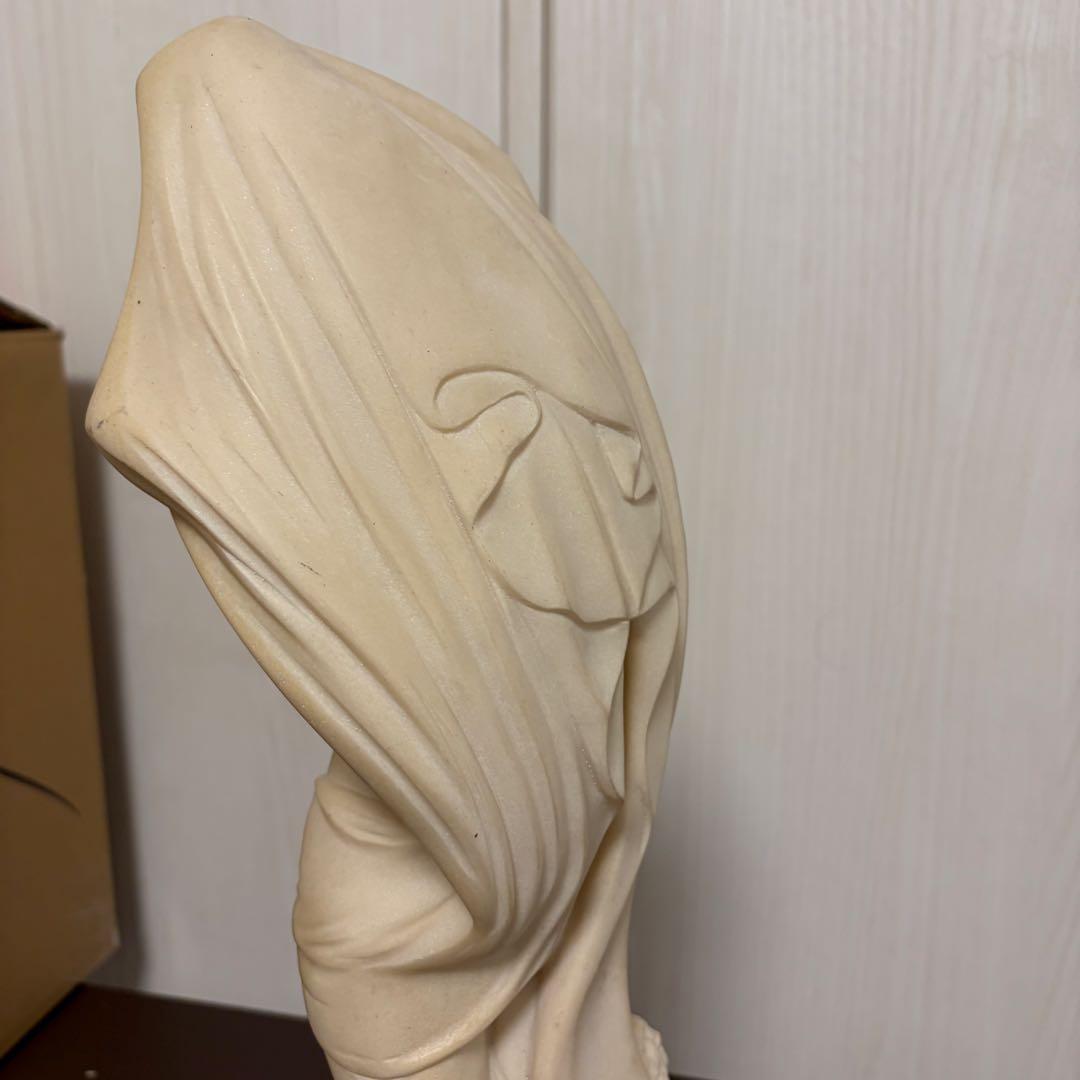 アイボリー樹脂製女性と子供の彫刻