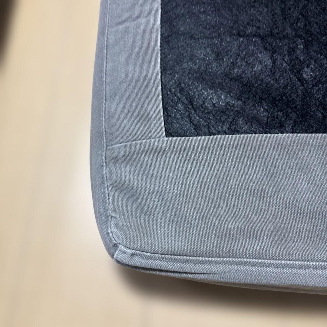 グレー2人掛けソファ