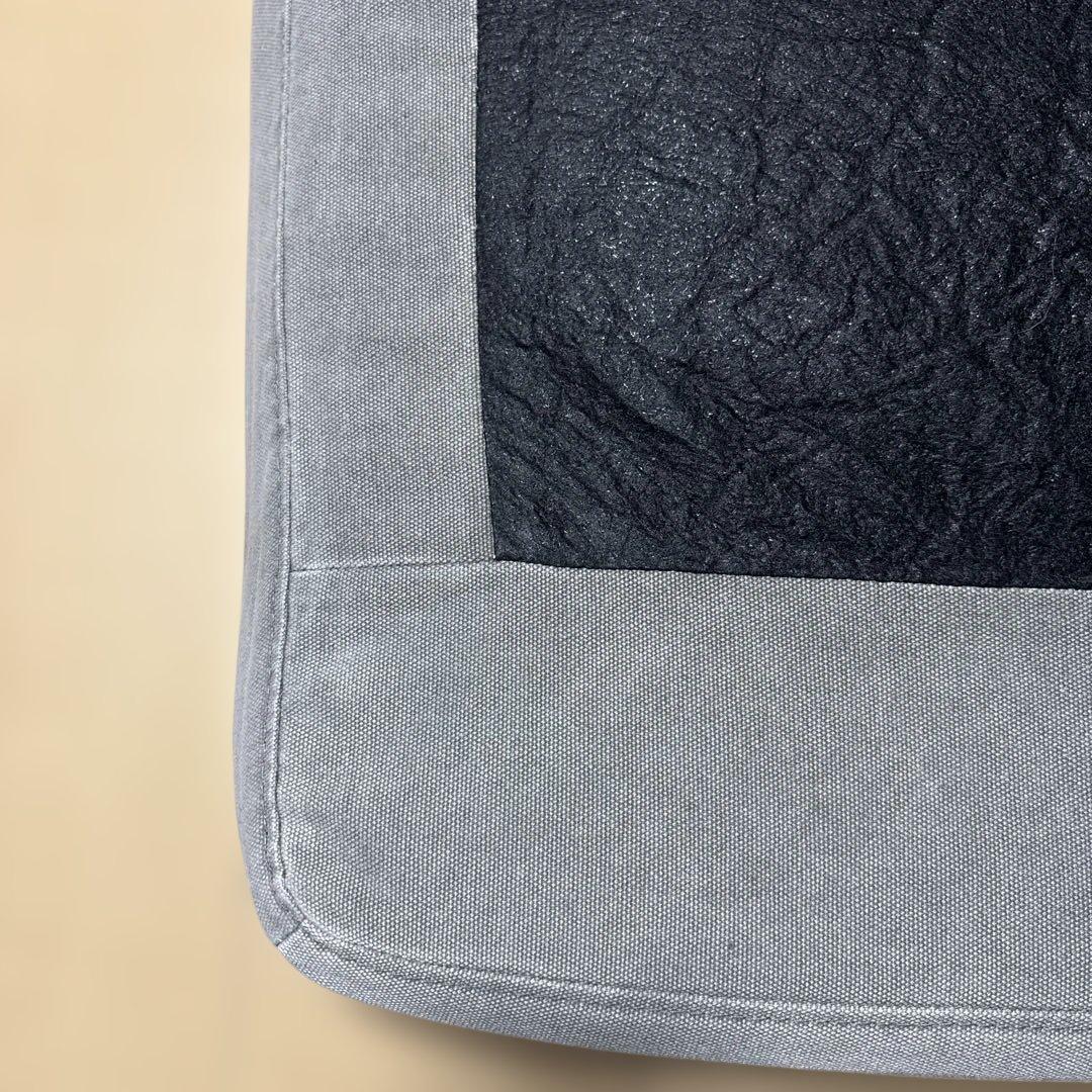 グレー2人掛けソファ