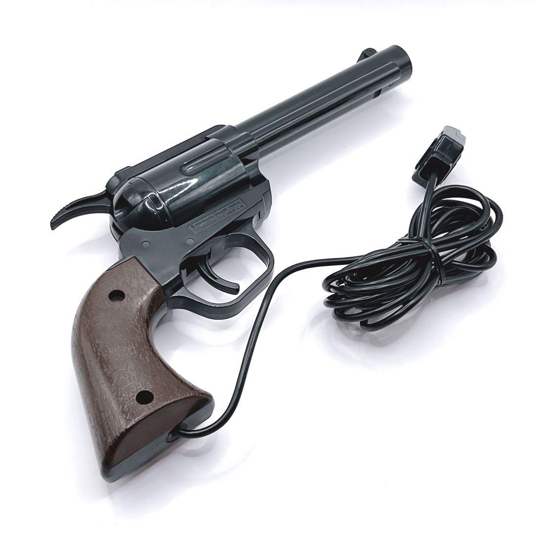 動作品】 任天堂 光線銃シリーズ ガン 動作確認済 ソフト2本付き