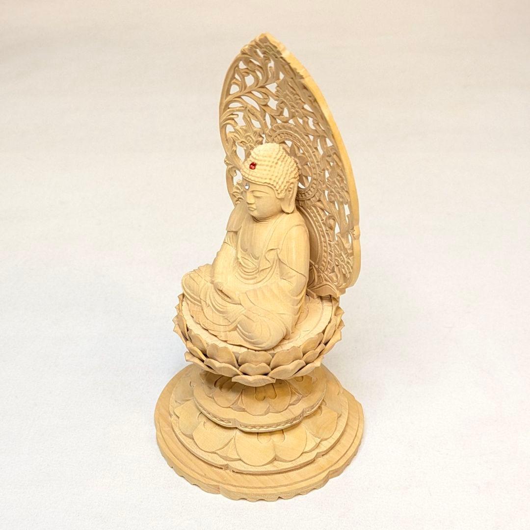 【ゲリラセール・新品】 釈迦如来座像　黄楊　総高さ約15.5㎝　丸形台座付　釈迦