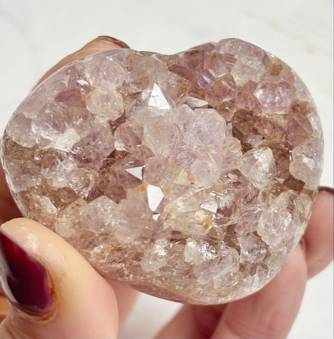 《希少・赤カラー》赤を秘めた花結晶 ピンクアメジストハート 台座付