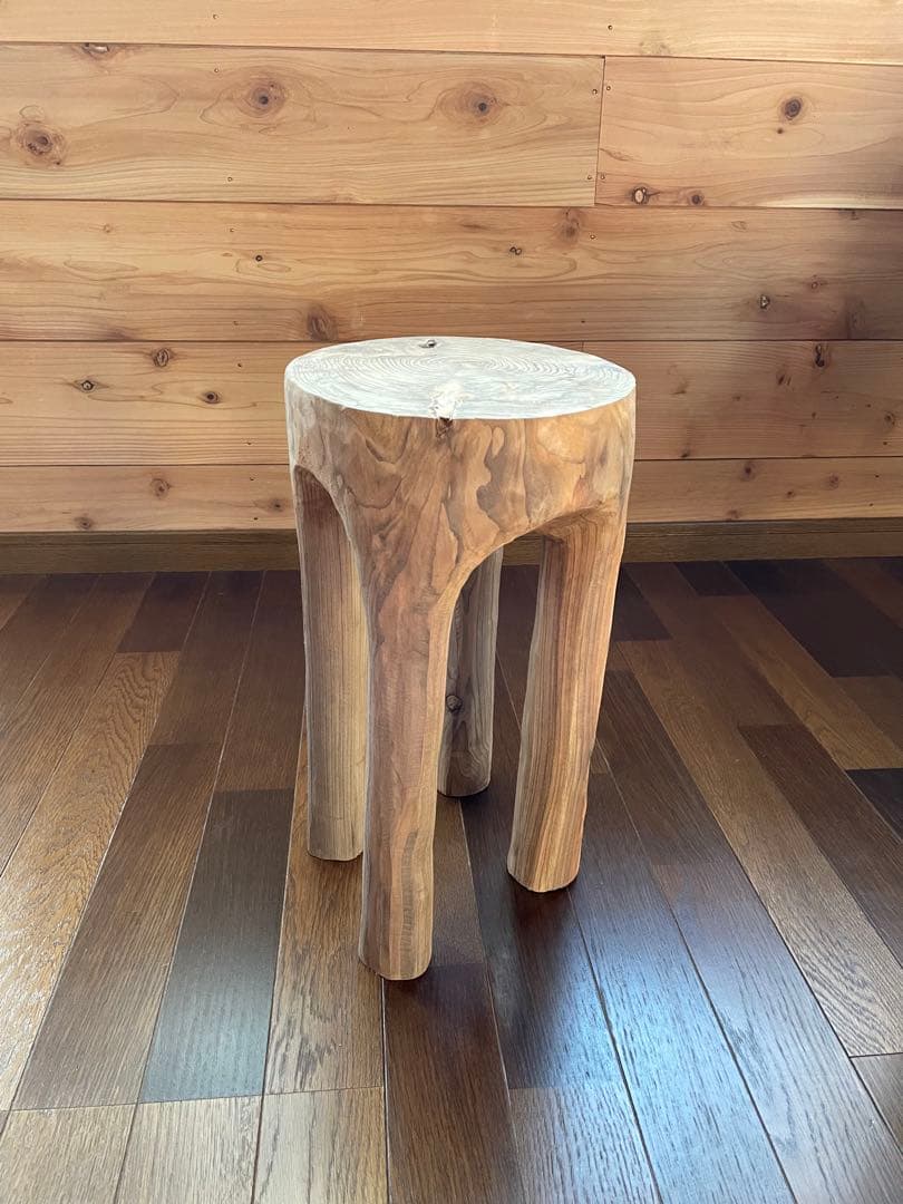 小さな4本足のスツール　杉