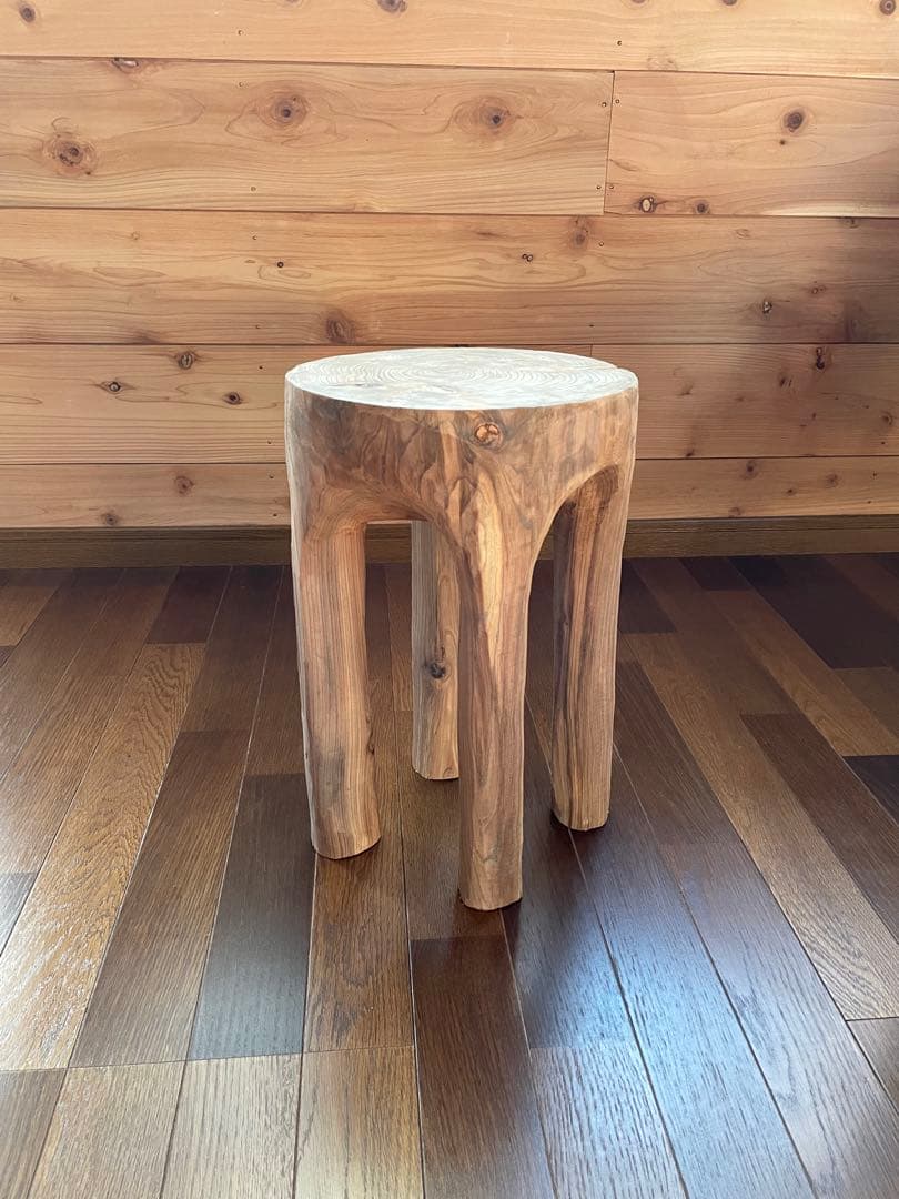 小さな4本足のスツール　杉