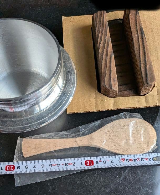 アルミ製釜めしセット3個売　　木釜受台☆蓋おしゃもじ付、　メーカー五進