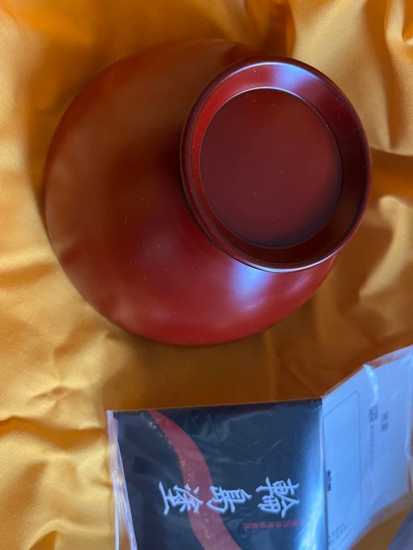 赤い漆器ボウル 説明書付き