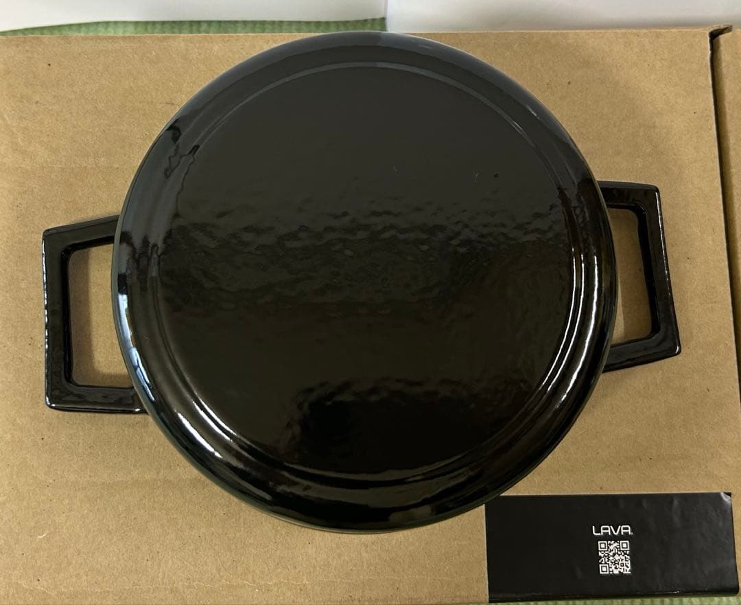 新品未使用ラウンドキャセロールLAVA 18cm両手鍋 無水調理 黒