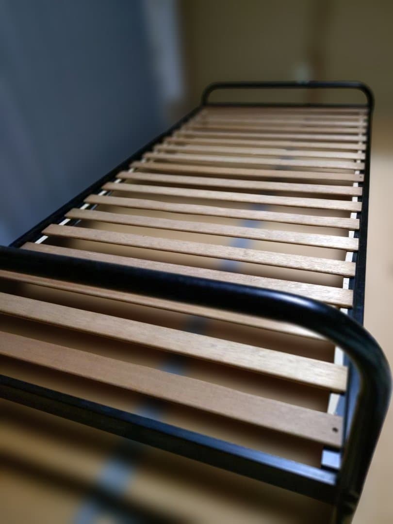 シングルベッド (マットレス付き)