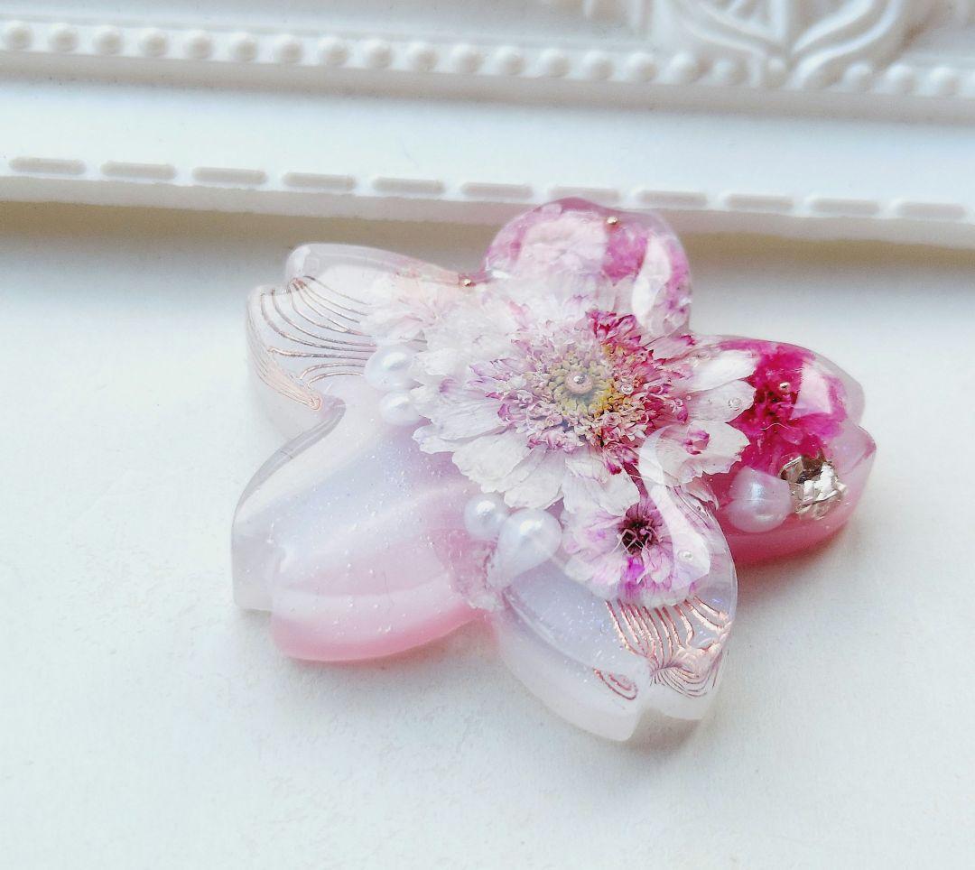 1714】レジン マトリカリア ヘアゴム ポニーフック ブロ―チ