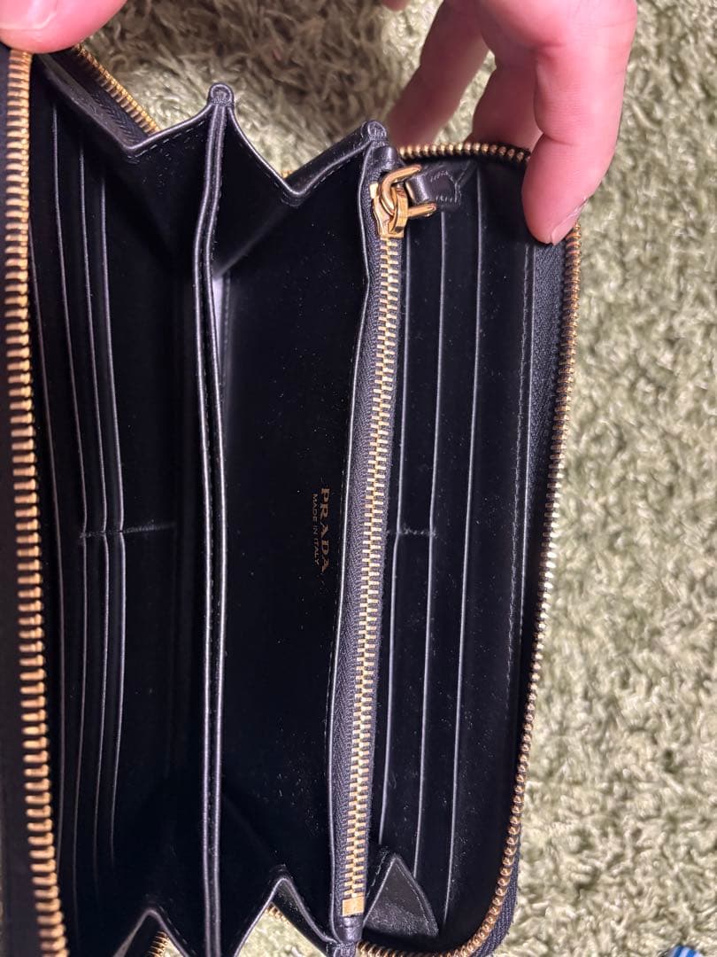 PRADA 財布
