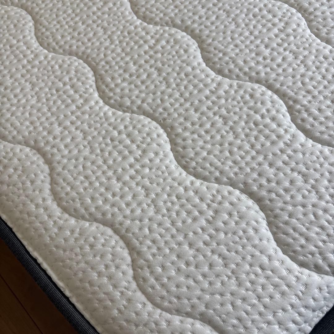 【美品】使用回数少ないです NELLマットレス シングル