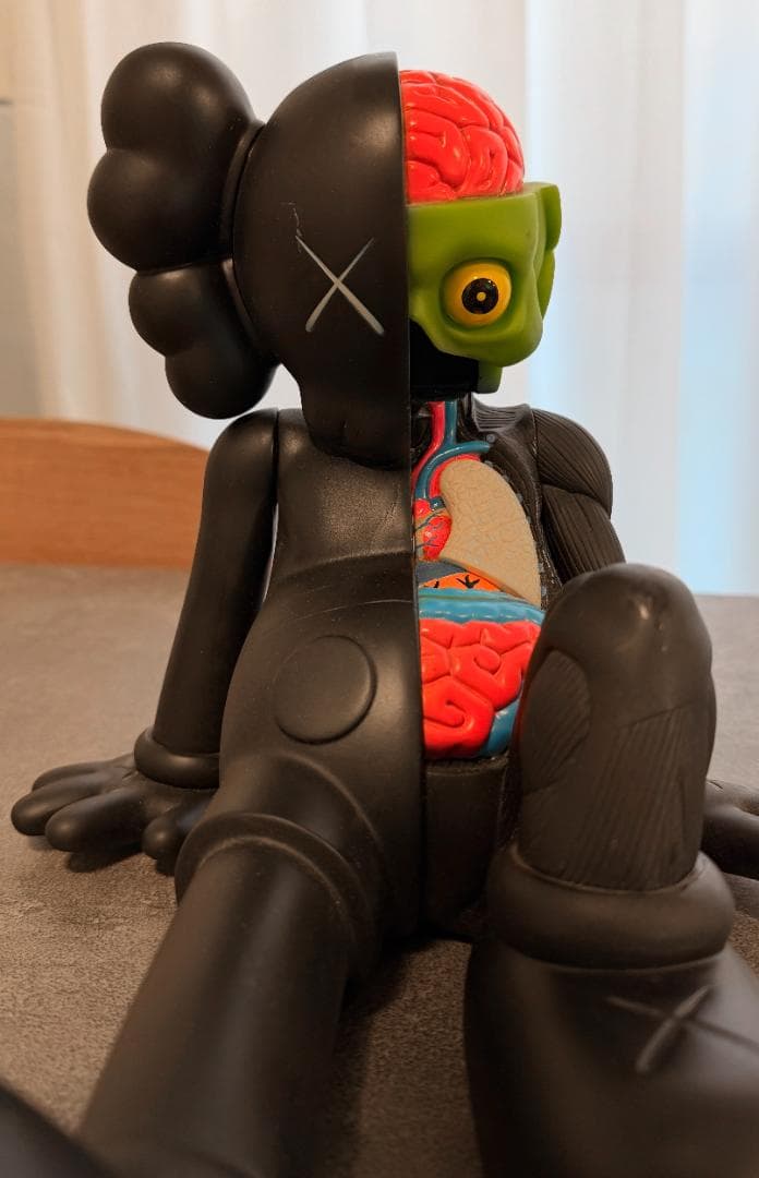 カウズ KAWS フィギュア MEDICOM TOY
