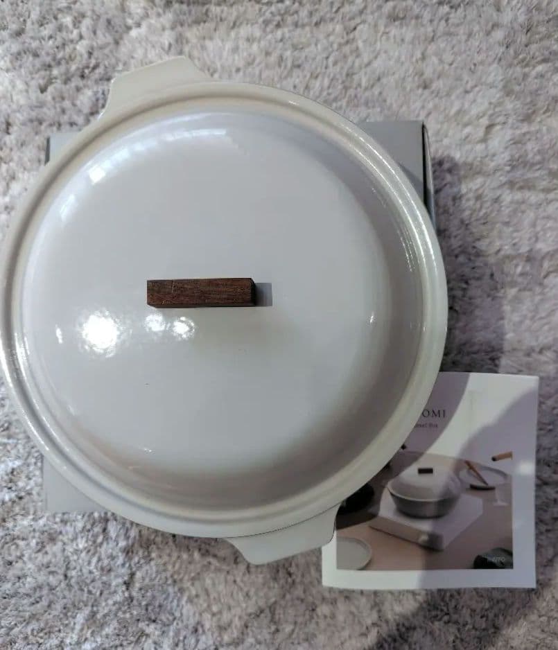 新品未使用　KAKOMI琺瑯鍋 IH鍋 2L 鋳鉄製　鍋料理