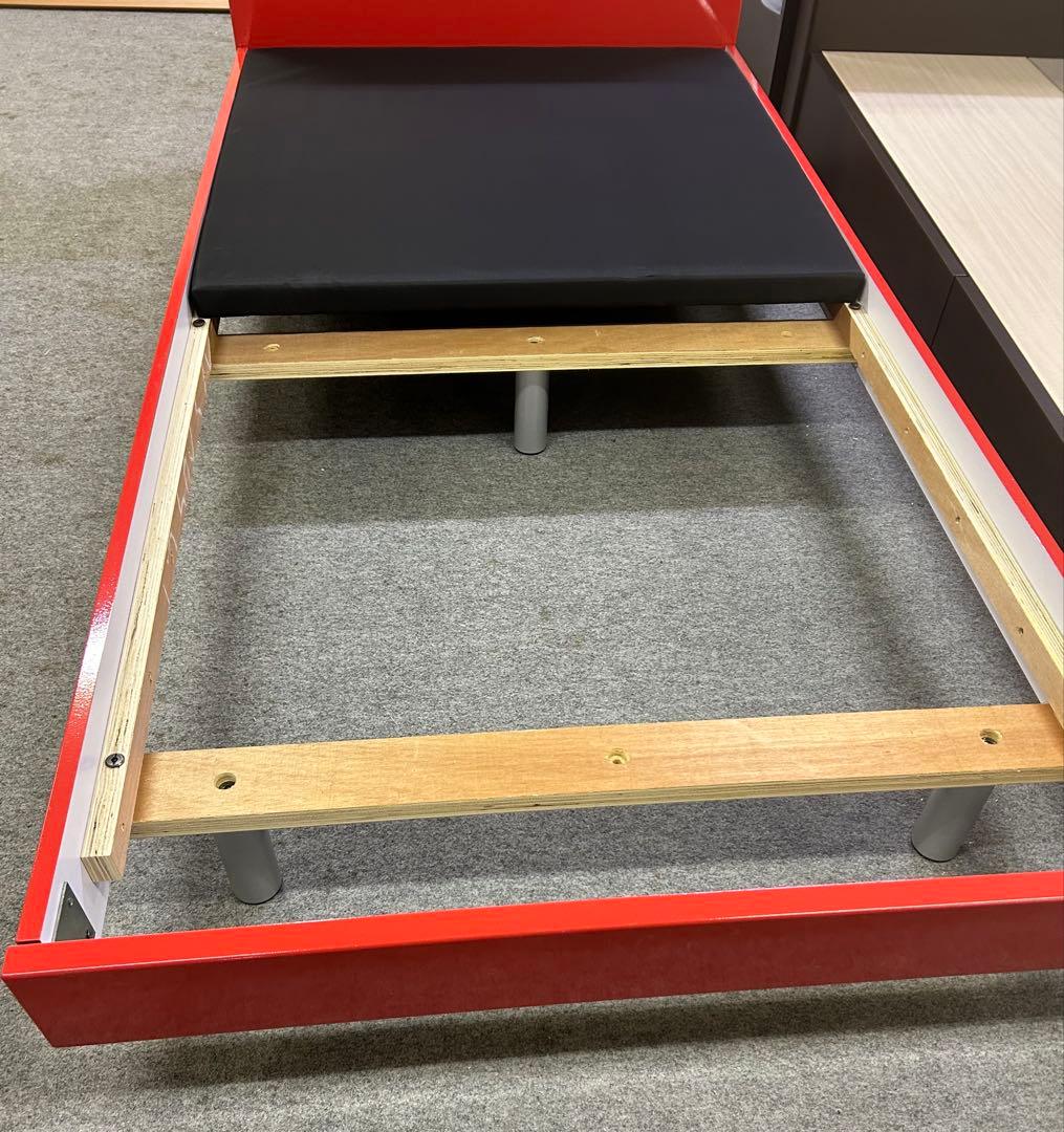 平成レトロ　ポップ　新品　ベッド　シングルベッド　赤　難あり　《引き取り限定》