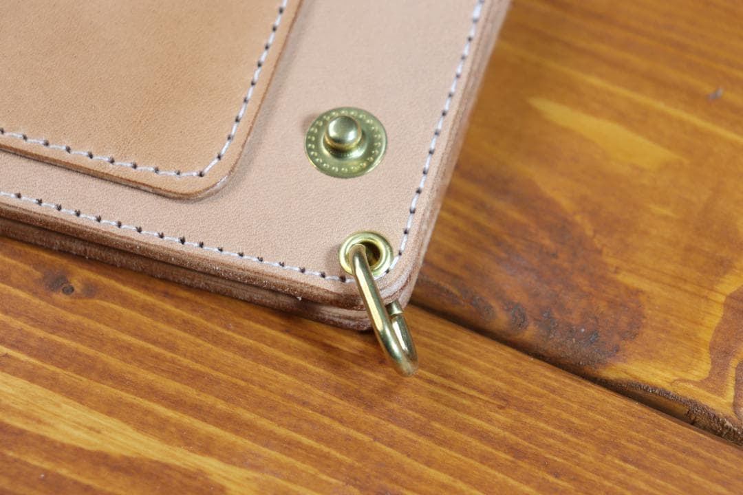 ロングトラッカーウォレット　真鍮　生成　白糸　栃木レザー