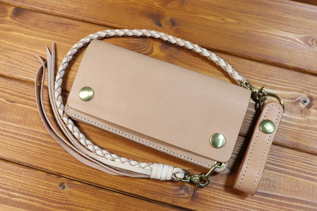 ロングトラッカーウォレット　真鍮　生成　白糸　栃木レザー