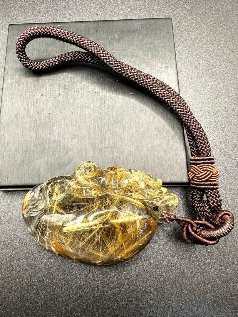 タイチンルチル彫刻　にぎにぎ（お守り）