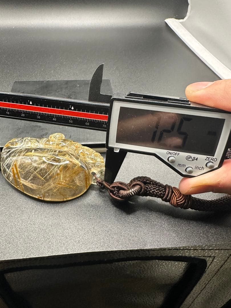 タイチンルチル彫刻　にぎにぎ（お守り）