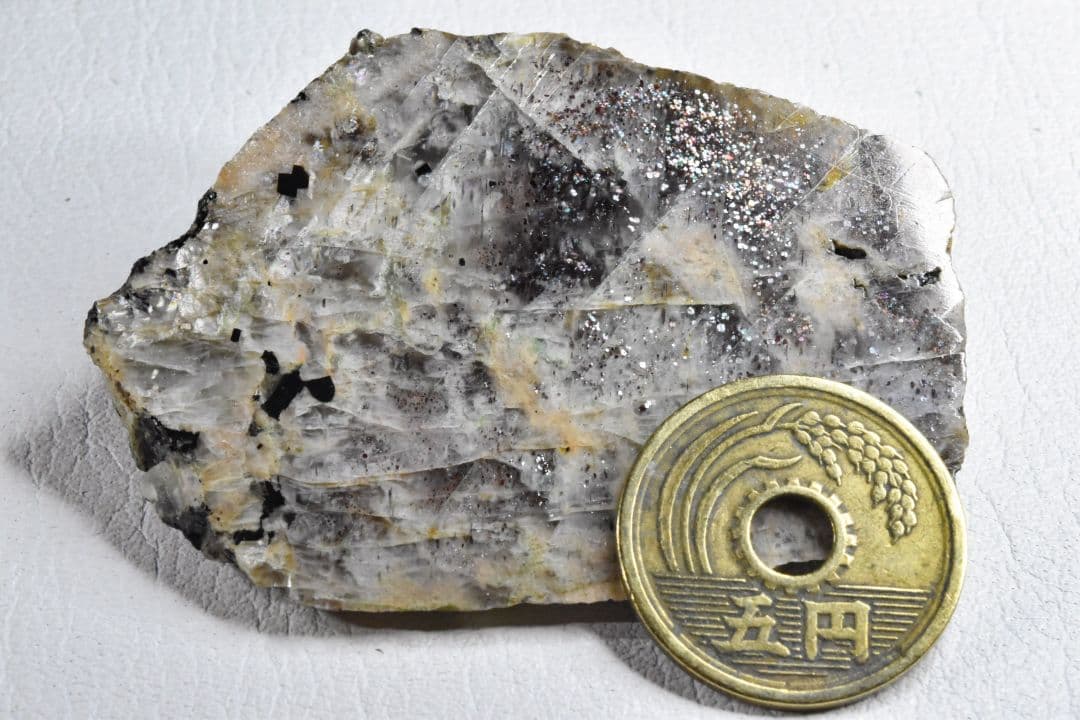 ロシア ウラル産 サンムーンストーン 片面研磨