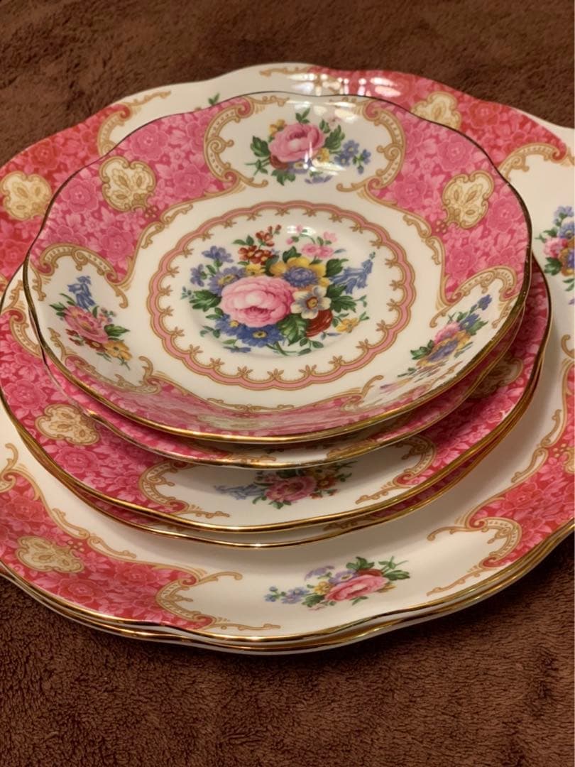   Lady Carlyle tea “set”