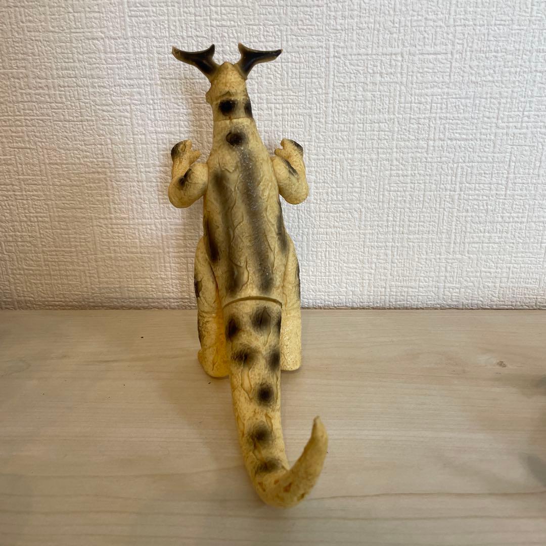 ウルトラ怪獣 ミクラス エレキング 二体セット 硬質ソフビ 1983 - メルカリ