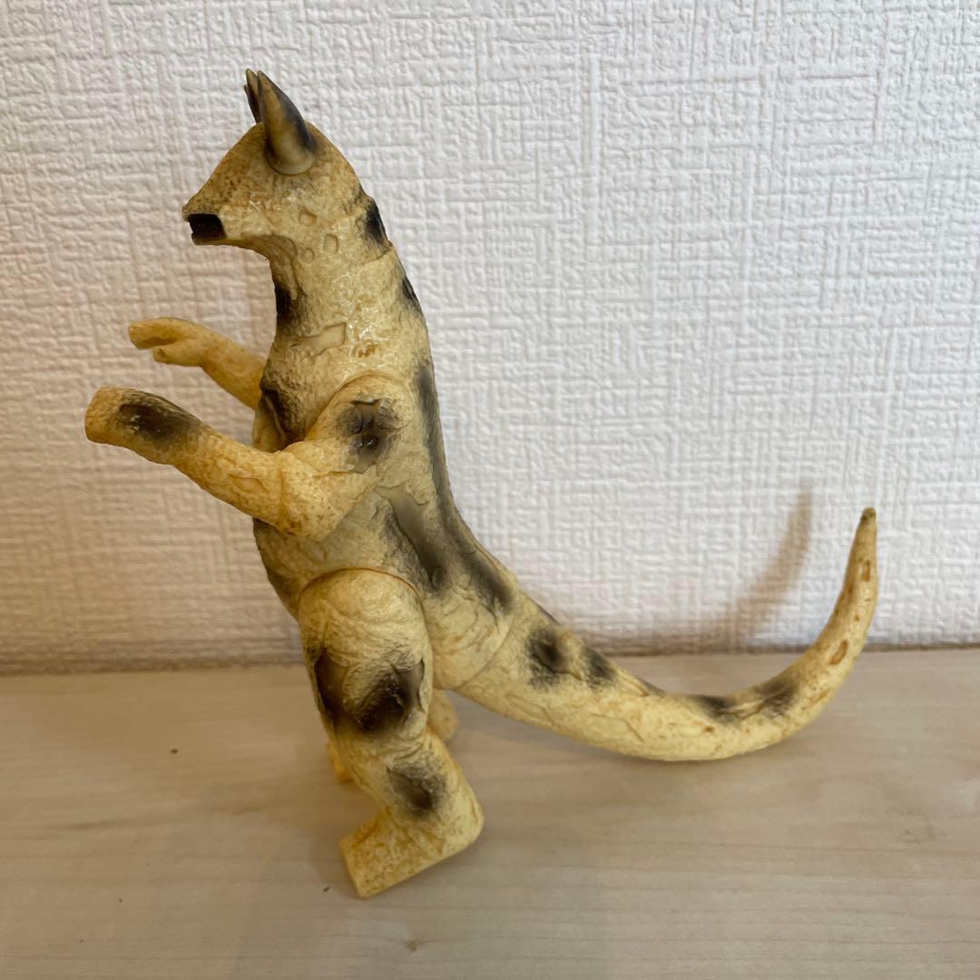 ウルトラ怪獣 ミクラス エレキング 二体セット 硬質ソフビ 1983 - メルカリ