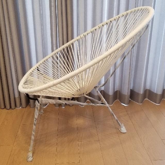 ホワイトエッグチェア