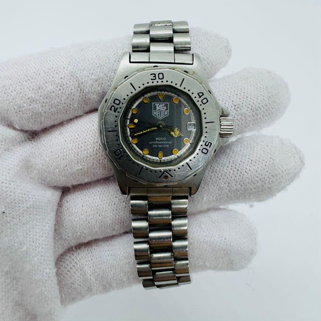 ✨TAGHEUER✨タグホイヤー✨ブラック文字盤✨プロフェッショナル✨腕時計✨