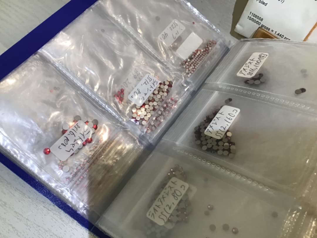 150種類以上SWAROVSKI スワロフスキー クリスタル ネイルパーツ