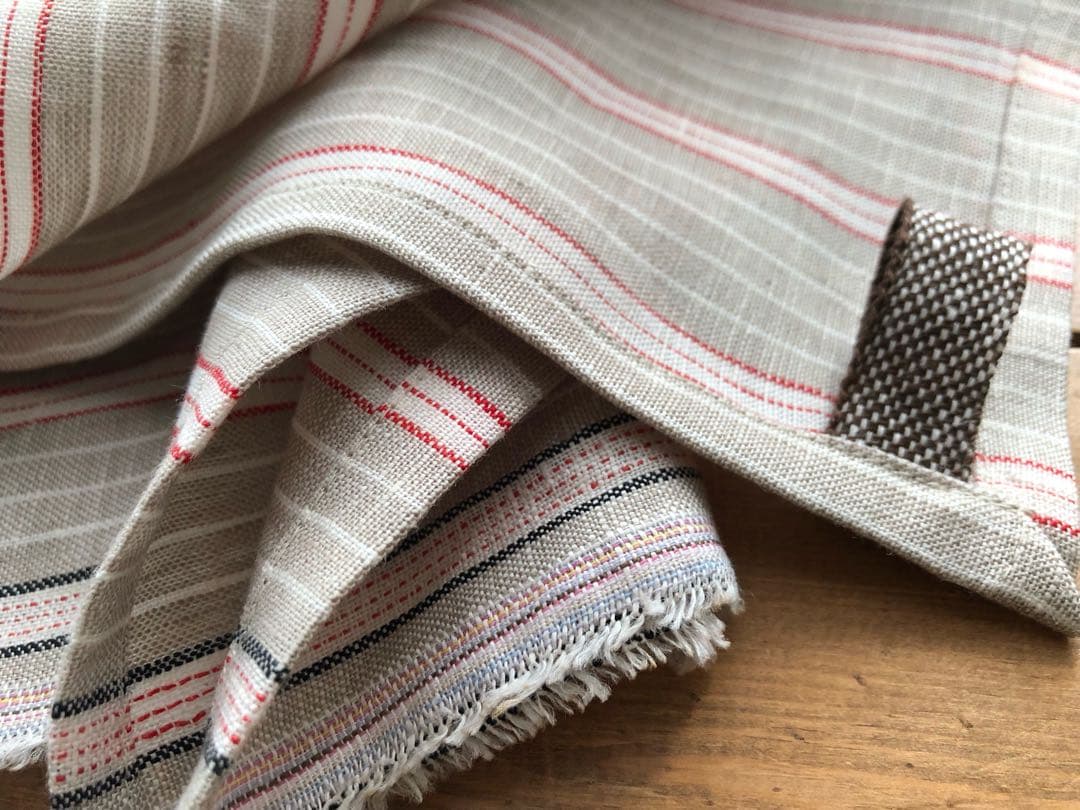 57.リネンクロス　カバー　赤ライン