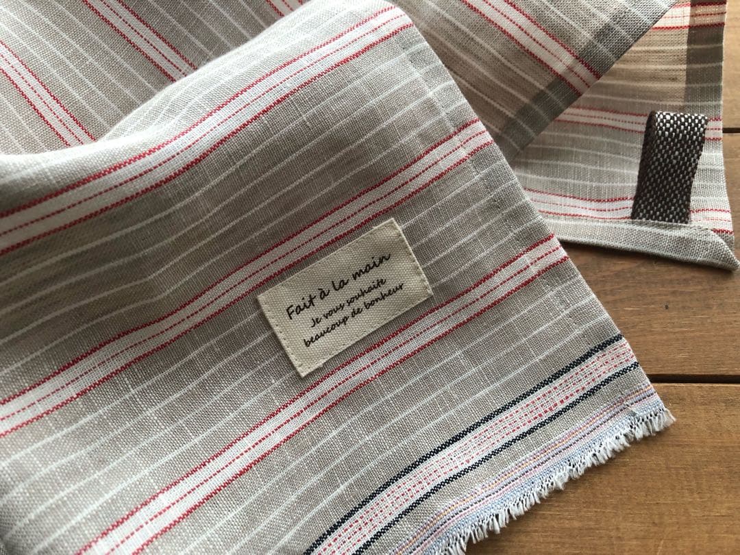 57.リネンクロス　カバー　赤ライン