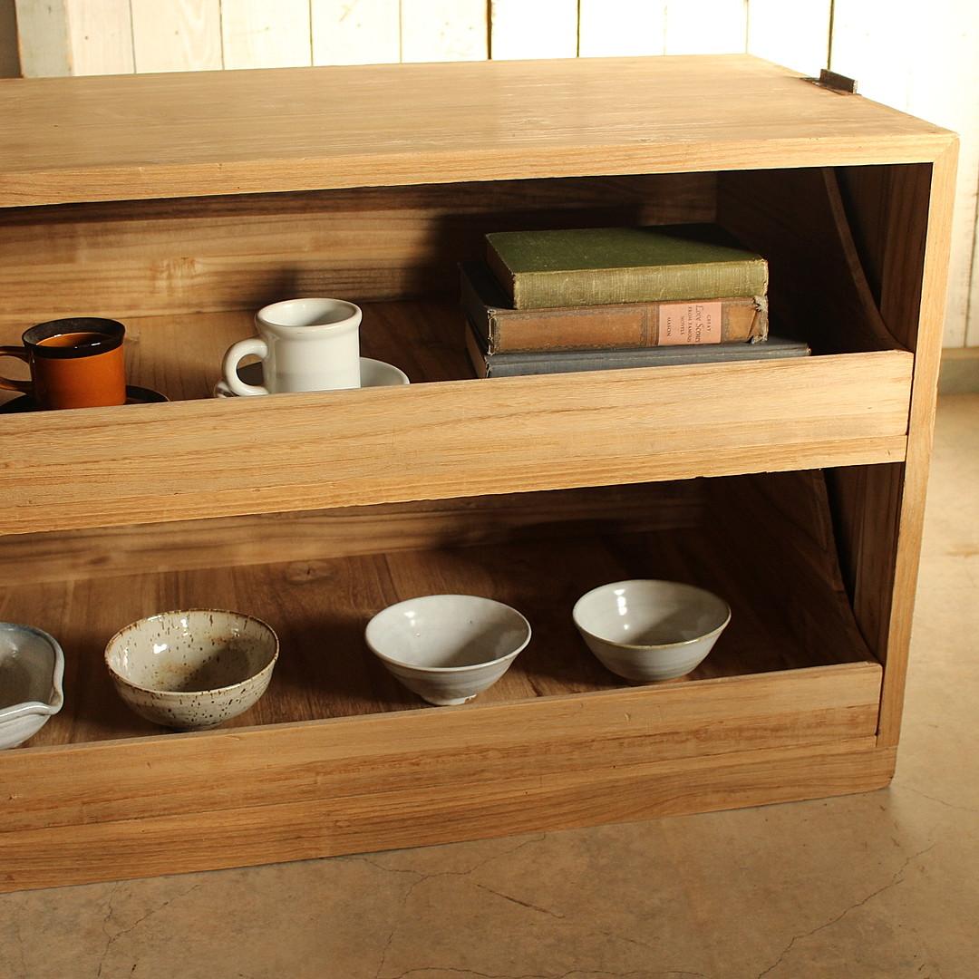古い木製の引き出し　2段
