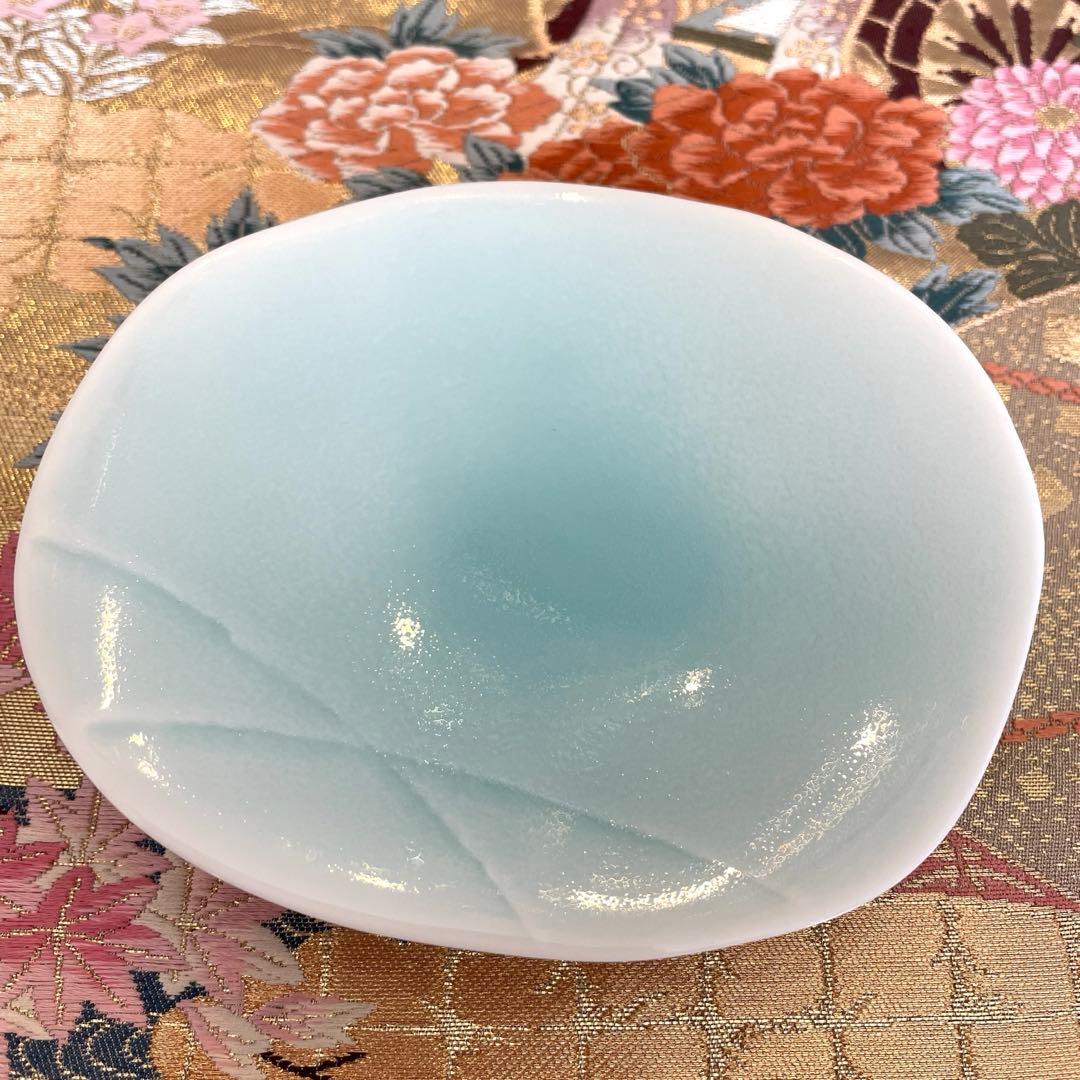 有田①藤巻製陶 青白磁 浅鉢5枚 ②変形三つ足皿5 枚③白磁 花びら型豆