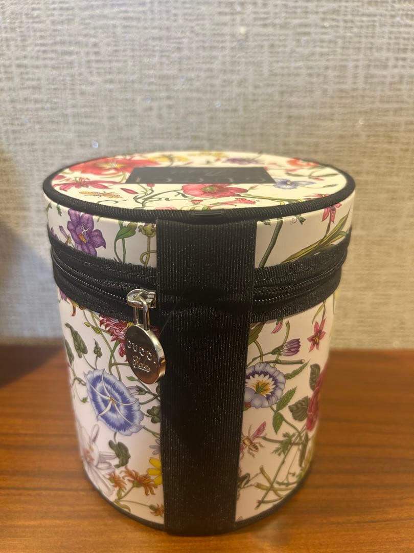 Gucci 花柄収納ケース