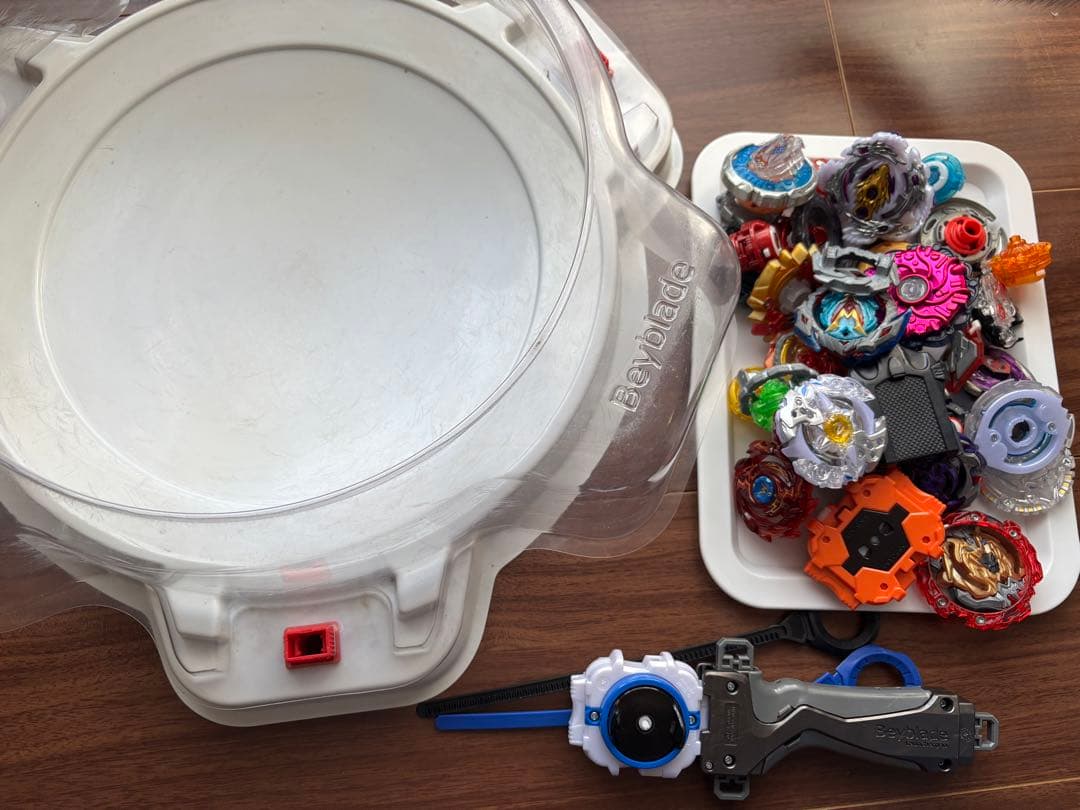 ベイブレードセット ベイランチャー・スタジアム付き - メルカリ