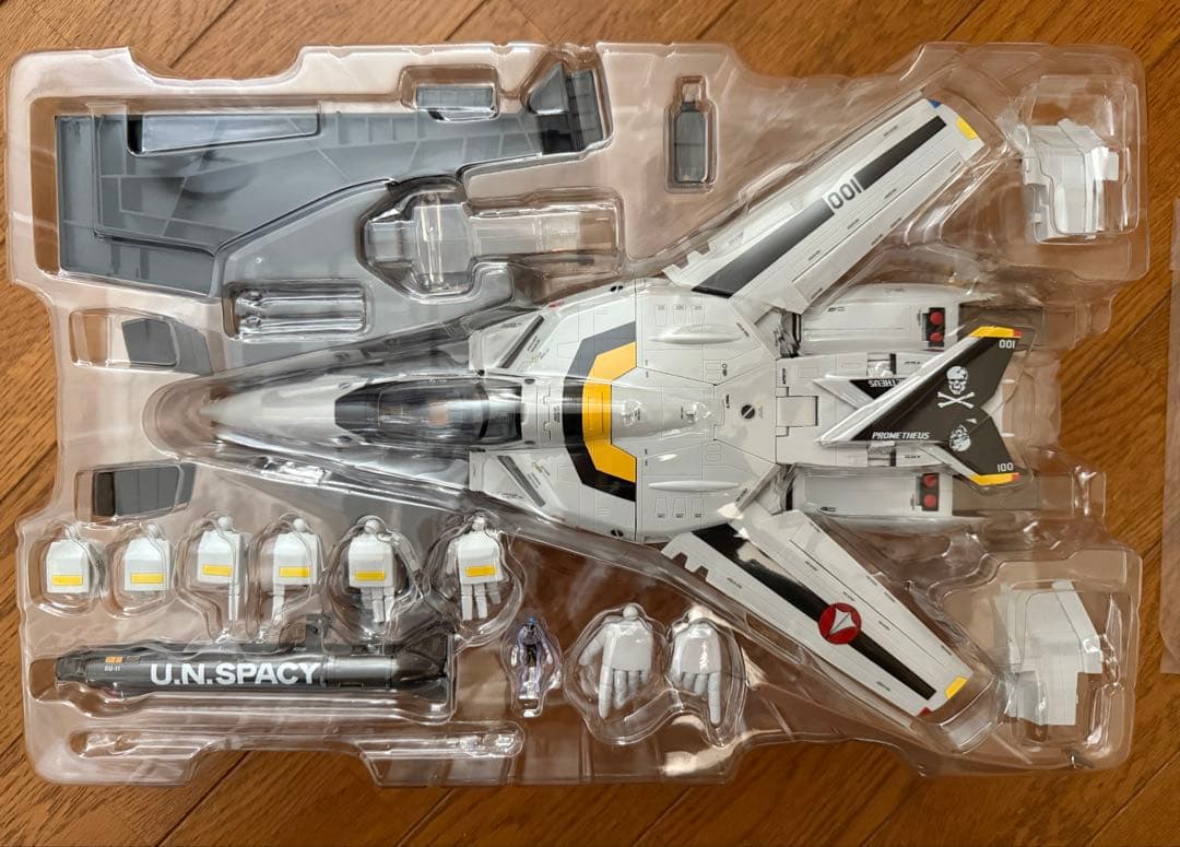 DX超合金　VF-1Sバルキリー ロイ・フォッカースペシャル初回限定版