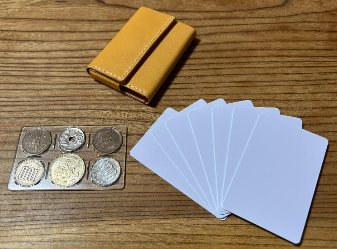 ハンドメイド財布　カードサイズにカード7枚、6枚、お札5枚収納可能