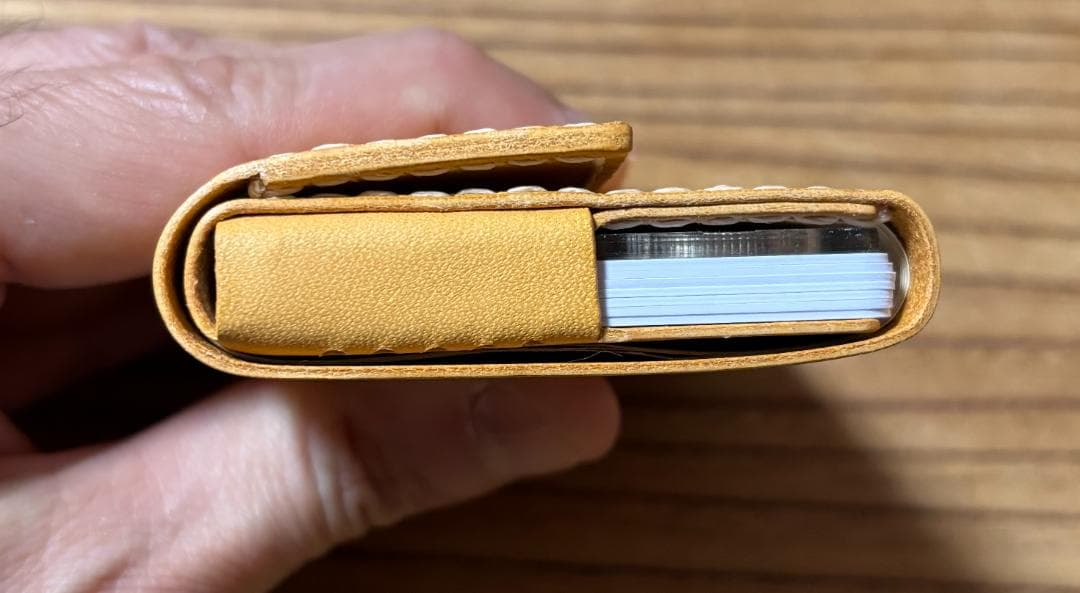 ハンドメイド財布　カードサイズにカード7枚、6枚、お札5枚収納可能