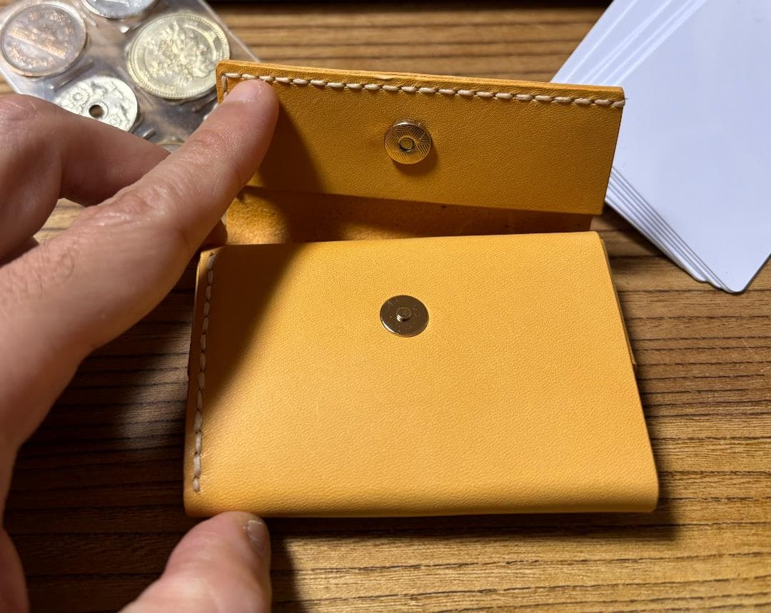 ハンドメイド財布　カードサイズにカード7枚、6枚、お札5枚収納可能