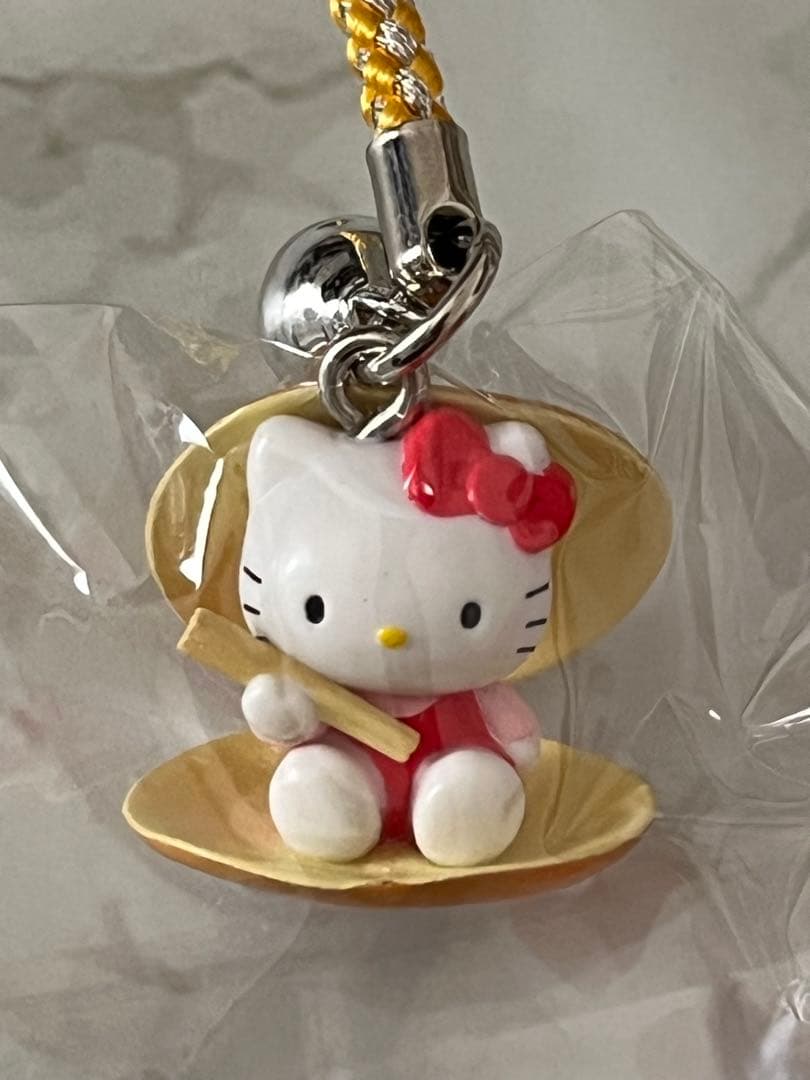 ご当地キティ 根付けストラップ 三重限定 - メルカリ