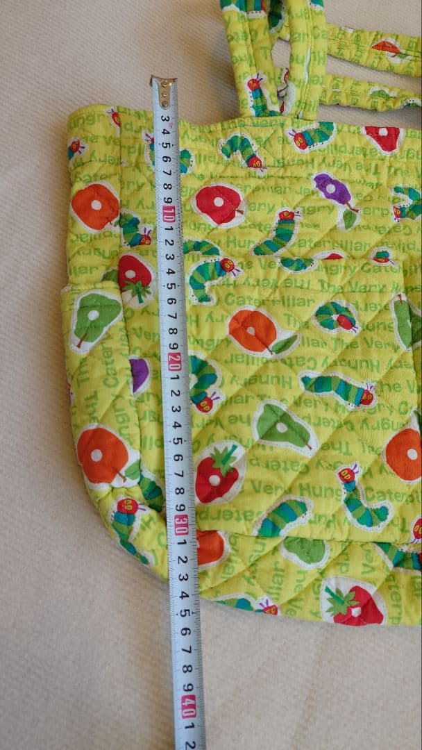 カラフルキャタピラー柄手提げバッグ