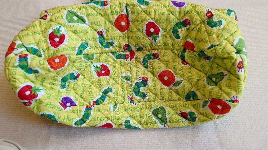 カラフルキャタピラー柄手提げバッグ