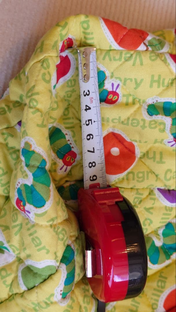 カラフルキャタピラー柄手提げバッグ