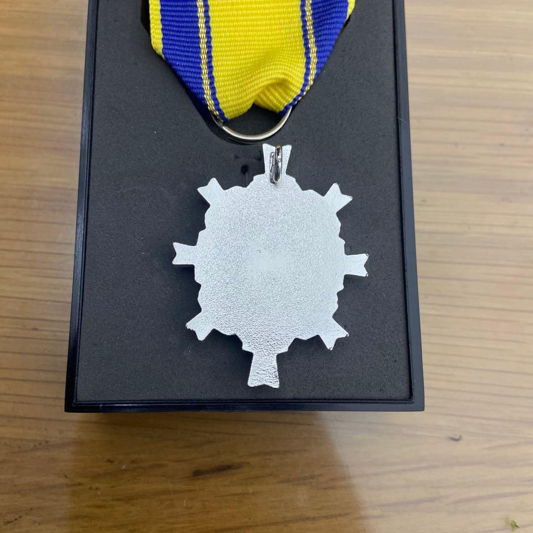 （売れないので更に値下げ）第3級防衛功労章頂いたものです。