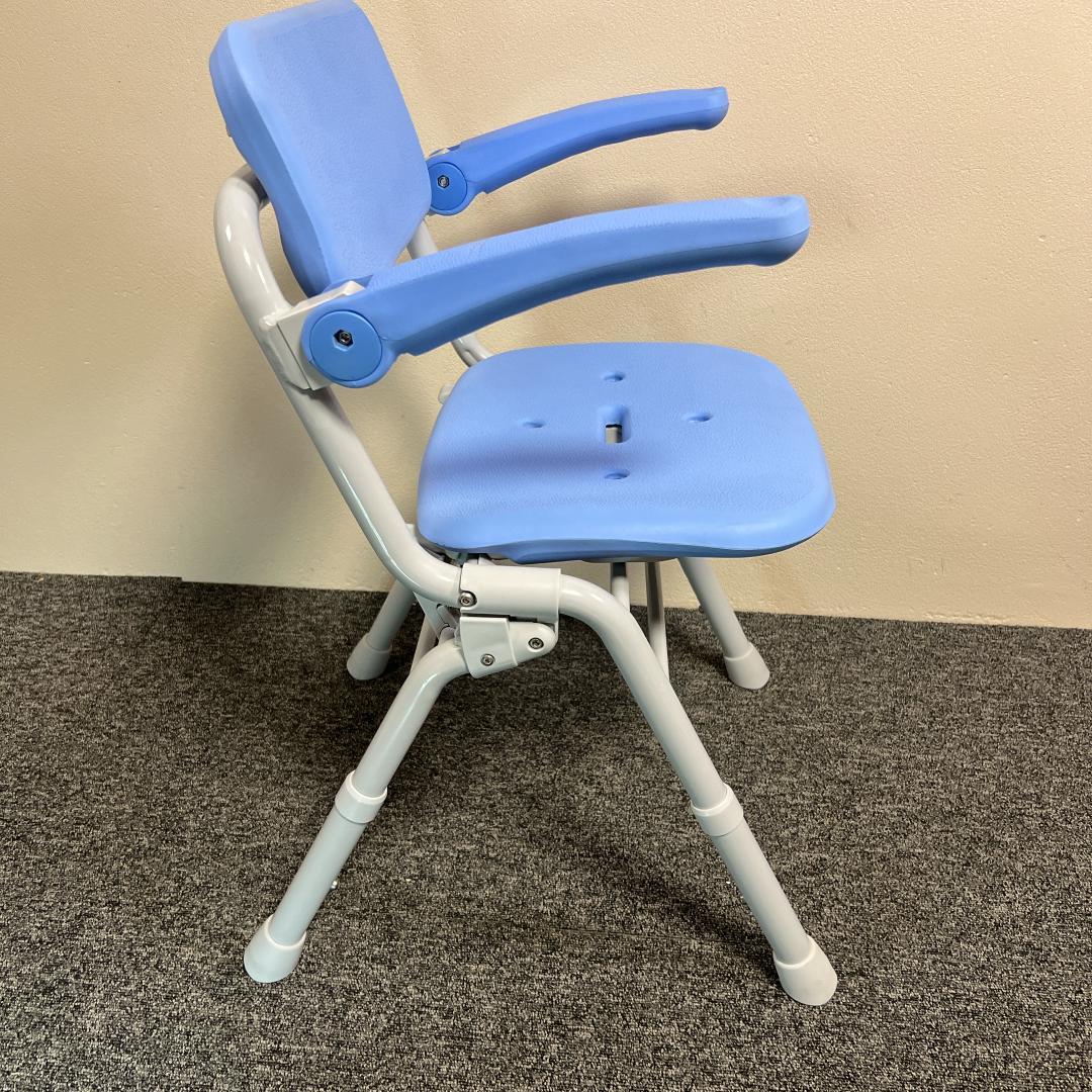 ほぼ未使用　パナソニック　折りたたみ式　入浴用椅子　PN-L41831