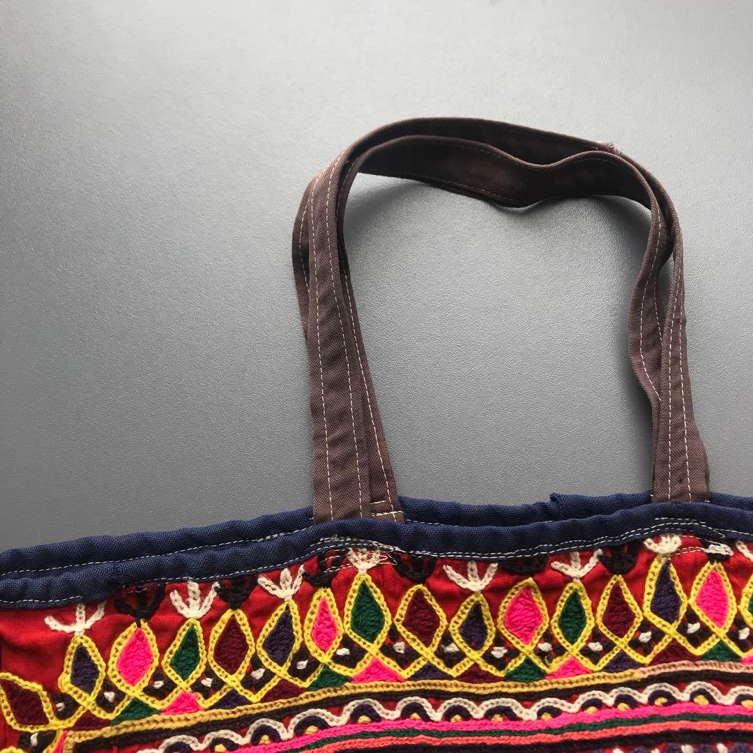 【インド・ラバリ民族】手刺繍・カラフルトートバッグ